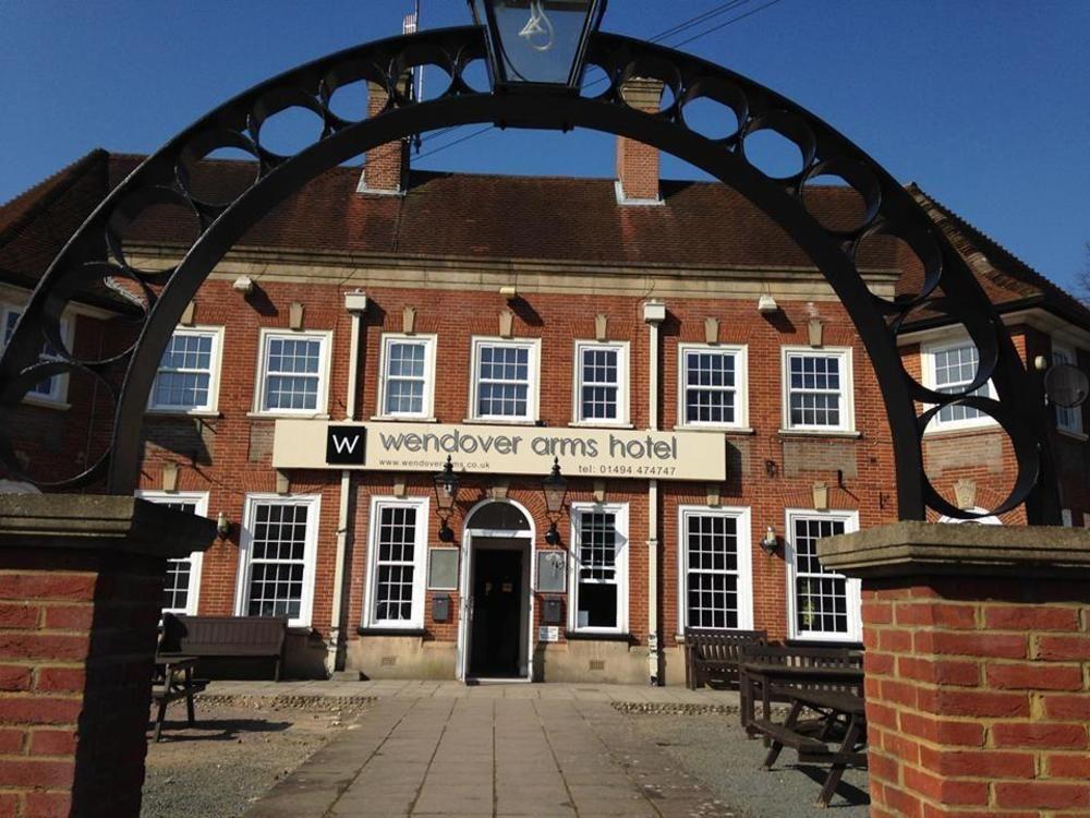 Wendover Arms Hotel High Wycombe Exterior foto